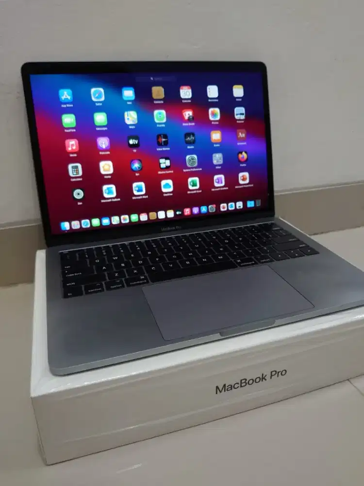 Macbook Pro 13 2017 ibox 8/128