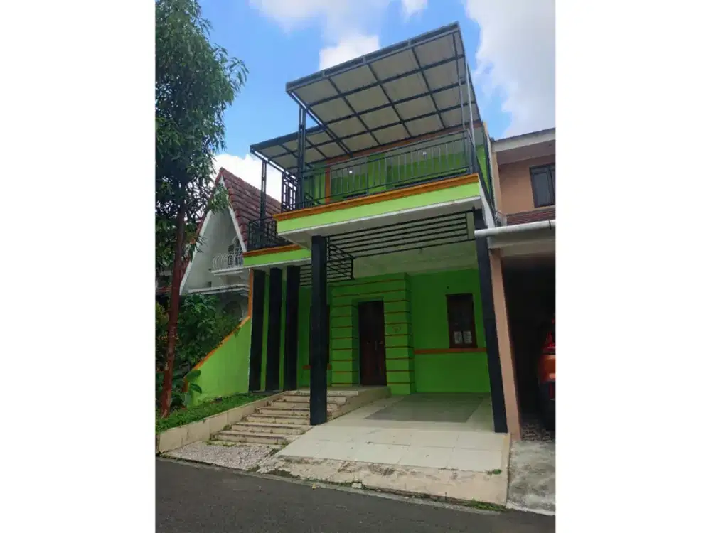 DIJUAL RUMAH MEWAH 2 LANTAI STRATEGIS HARGA NEGO SIAP HUNI SENTUL CITY SSR939