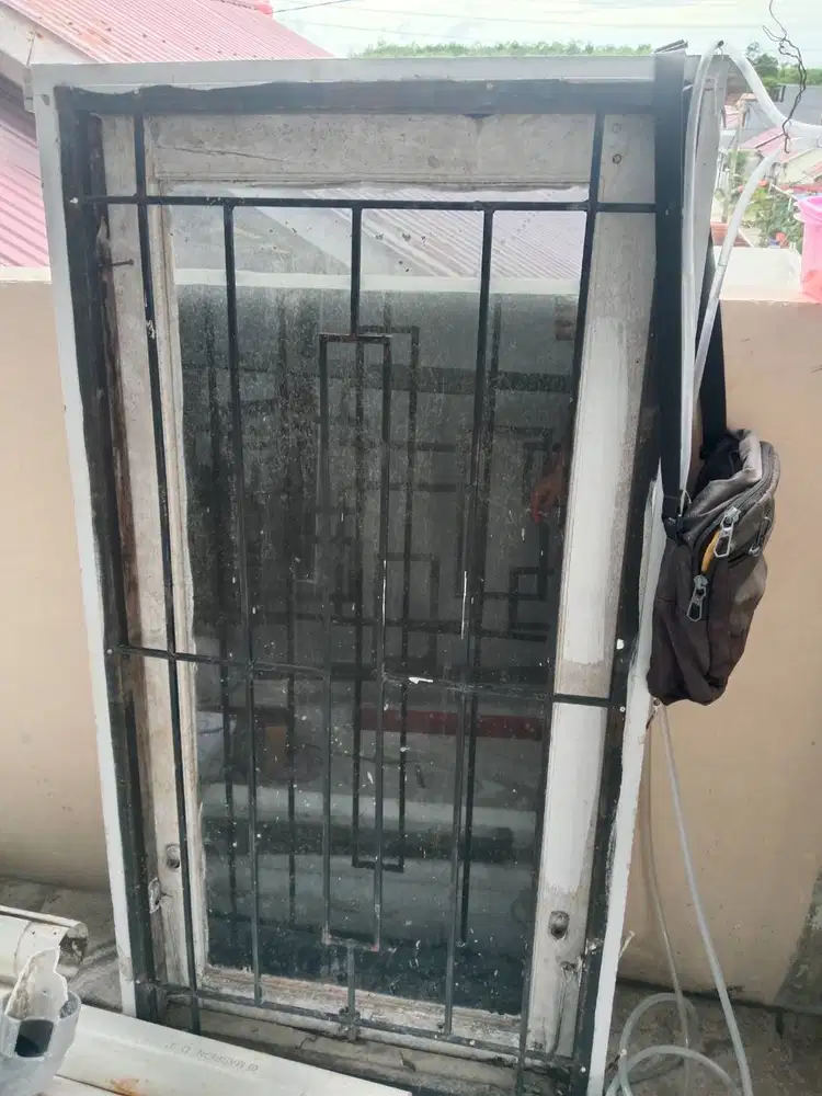Jual kusen + jendela + tralisnya bisa nego