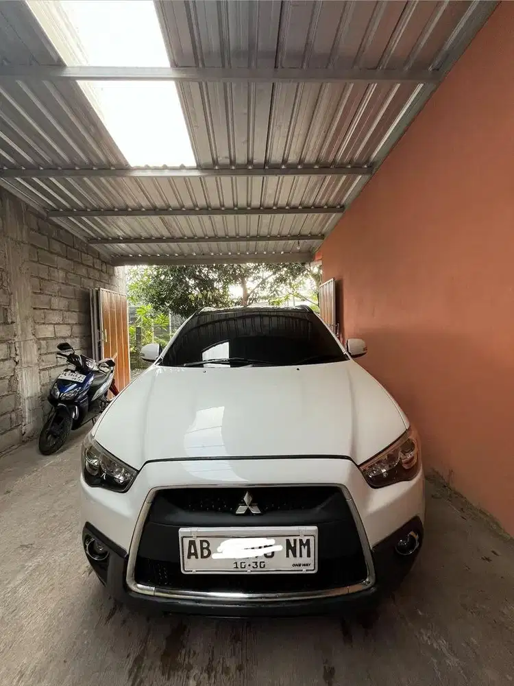 Dijual Cash Mobil Outlander PX 2012 Panoramic Sunroof Tipe Tertinggi