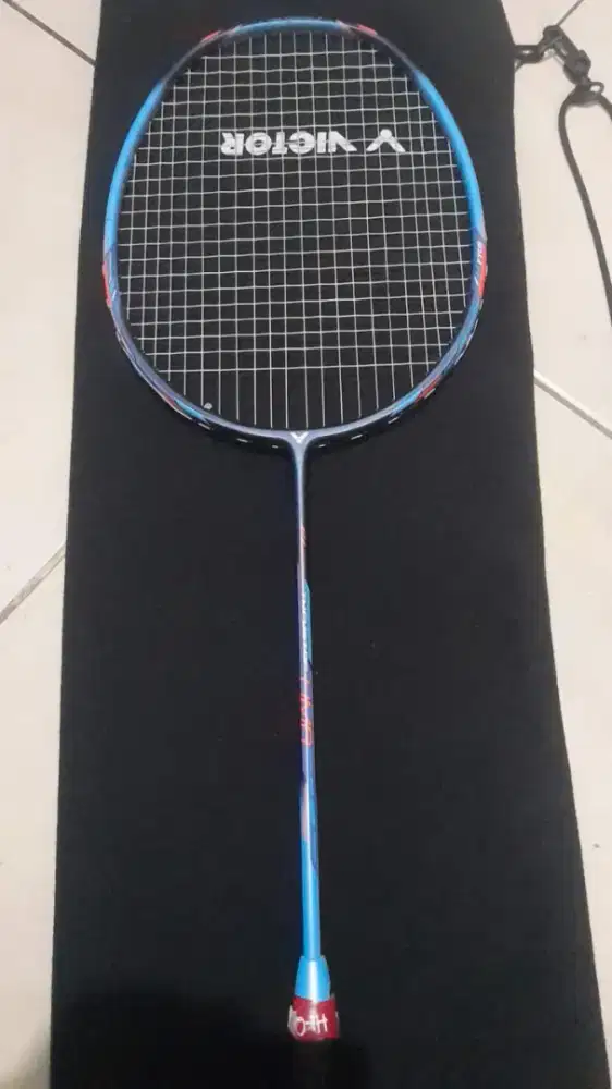 Raket bulu tangkis Victor thruster HMR