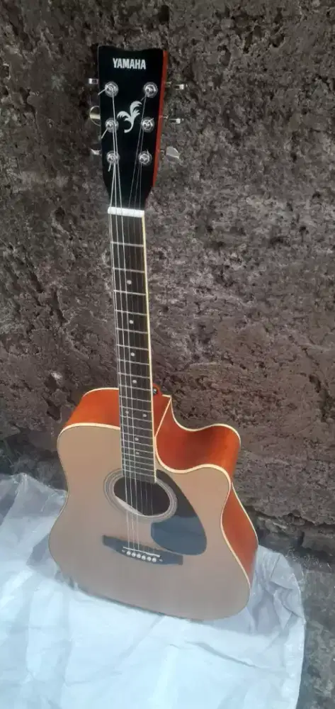 GITAR YAMAHA F310 Elektrik