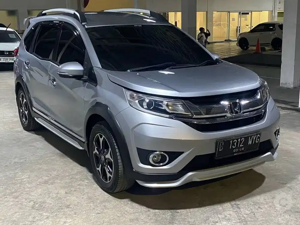 Honda BRV E Prestige AT 2016 Silver - CICILAN 3 JTan