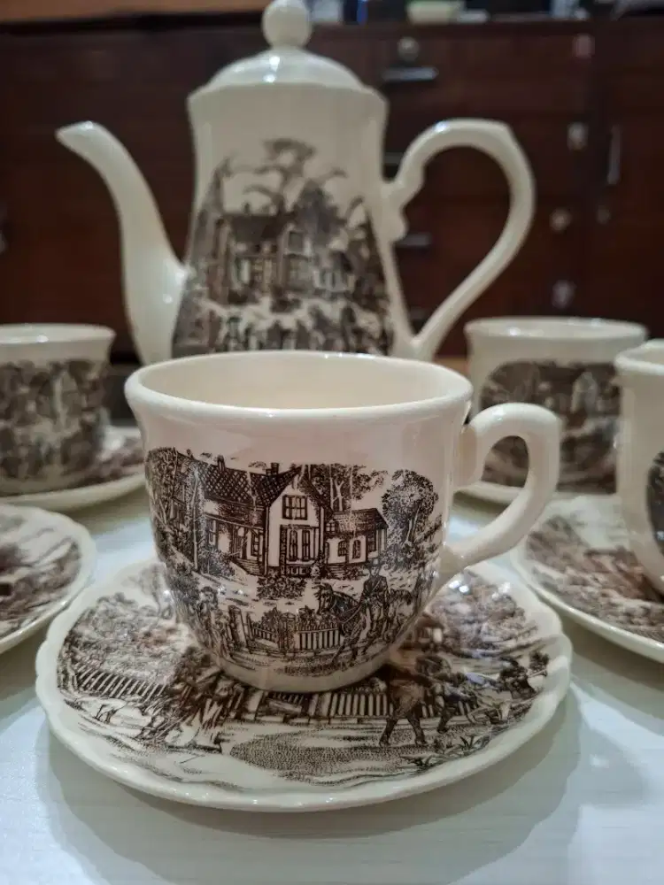 Tea Set Teko Cangkir Keramik