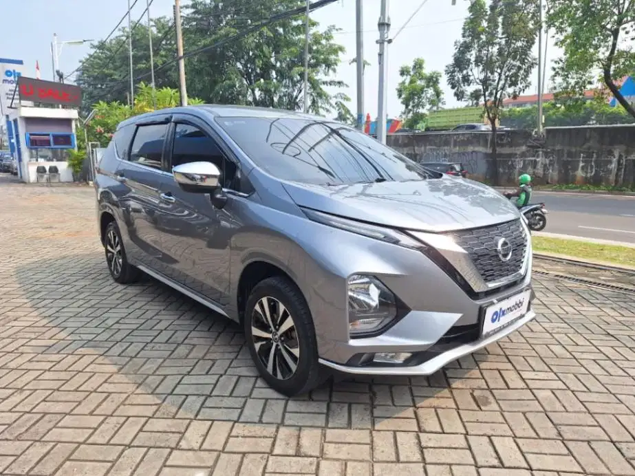 LOW DP Nissan Livina 1.5 New VL Bensin-AT 2019 SIE