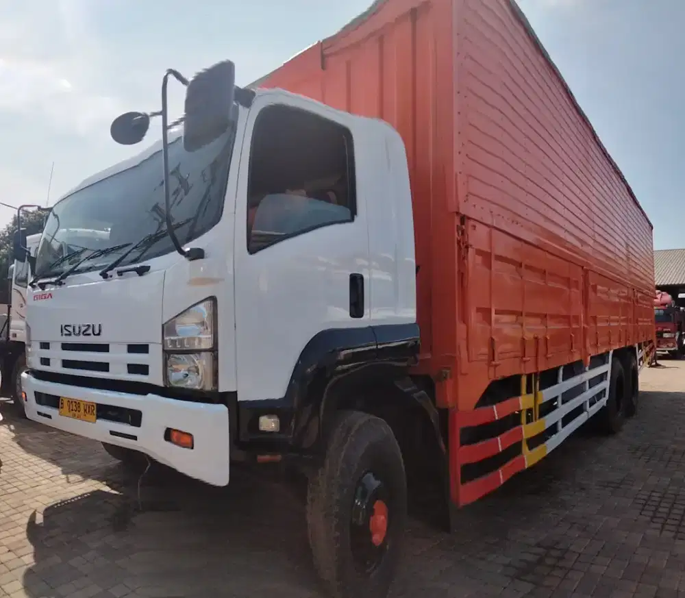 Wingbox Isuzu Giga FVM 34 T Hp 285 PS, Tronton 6x2, Th. 2018