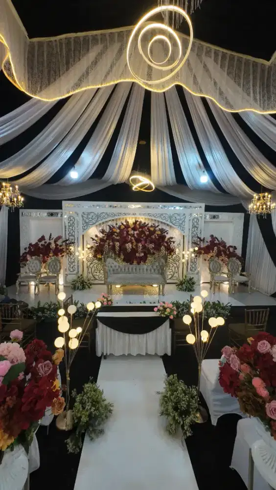 Paket Wedding Lengkap – Dekor, Foto, Make Up