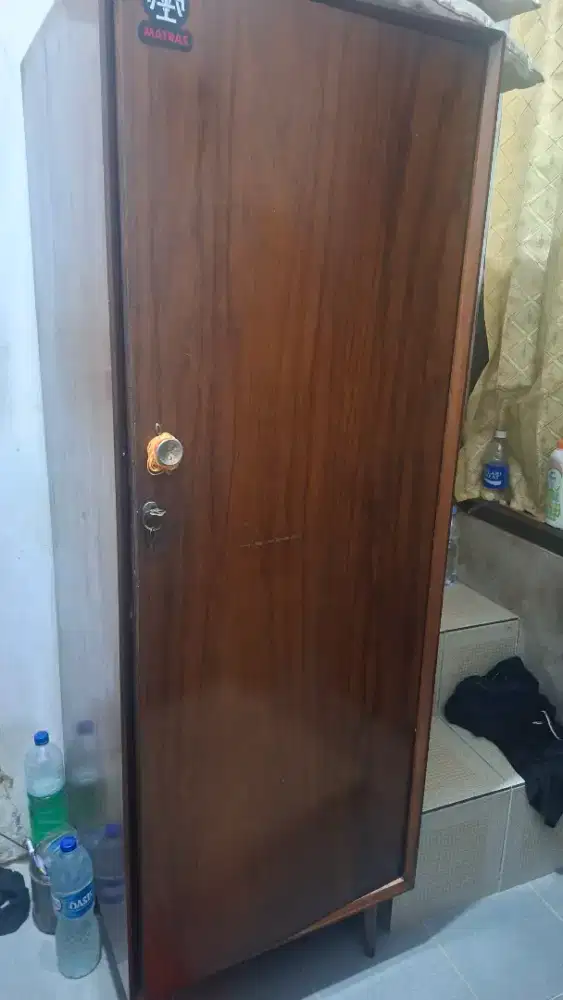 Lemari Kayu Jati