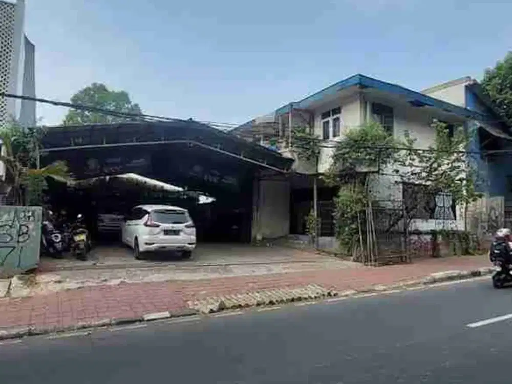 Rumah dan tempat usaha 2 lantai di pingir jalan raya cipinang Jakarta Timur