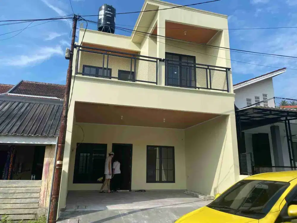 Rumah 2 lantai full furnished, one gate, Sentul City.  Asri, nyaman. dekat ke sekolah. RS. Ke toll Jakarta dan BORR hanya 10 menit
