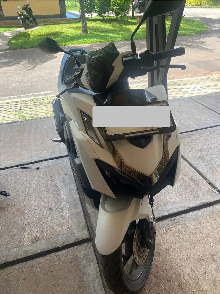 Jual Motor Honda Vario 160 Tahun 2024 Warna Putih ABS