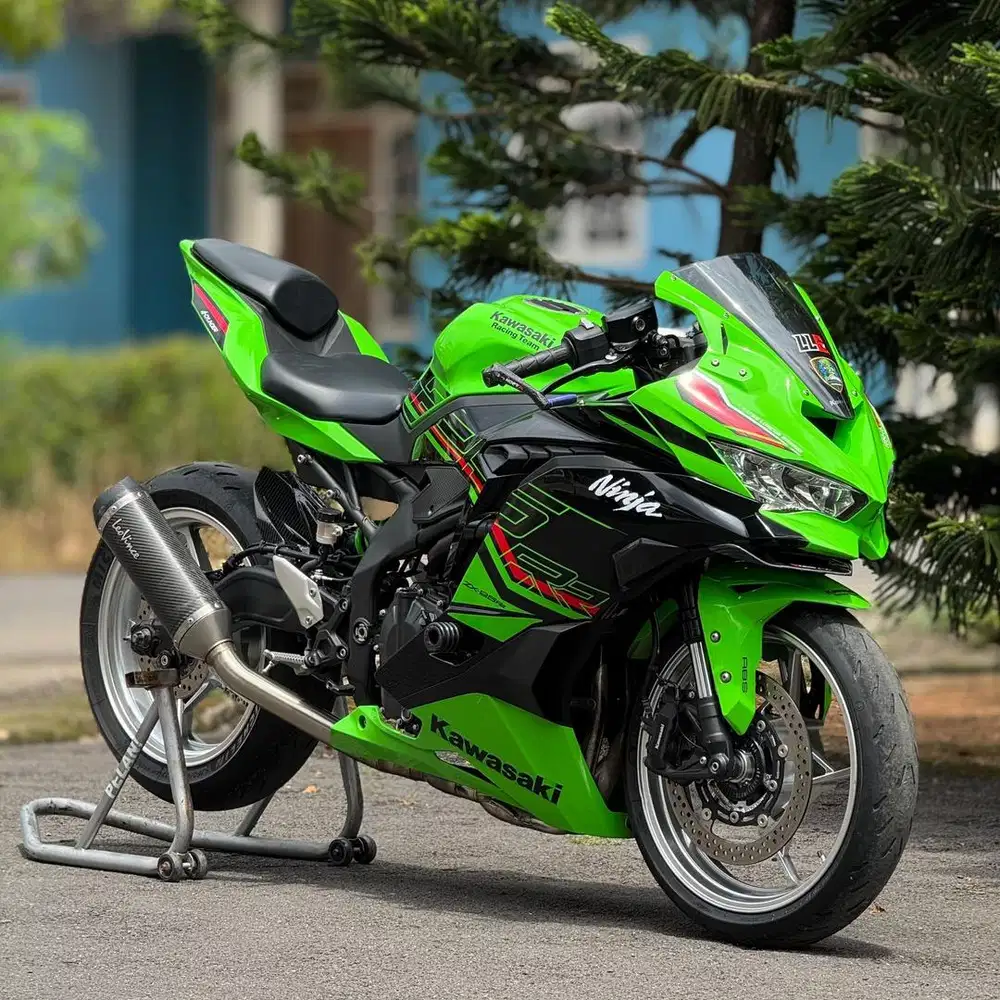 Dijual Motor ZX25RR ABS QS TRC Type Tertinggi Tahun 2024 Akhir