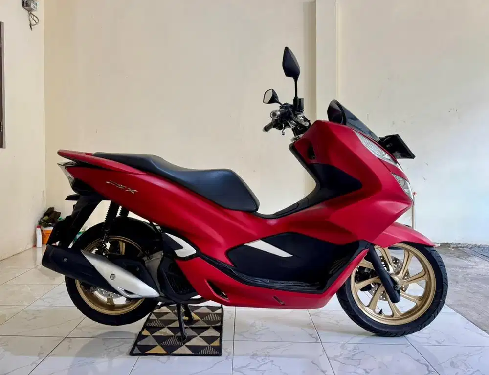 Honda PCX 150 CBS ISS Keyless MULUSSS Pajak Hidup Panjang