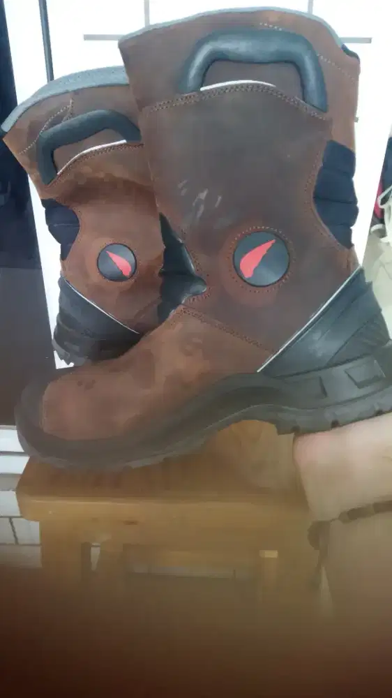 Sepatu Safety Shoes Proyek Red Wing 3221