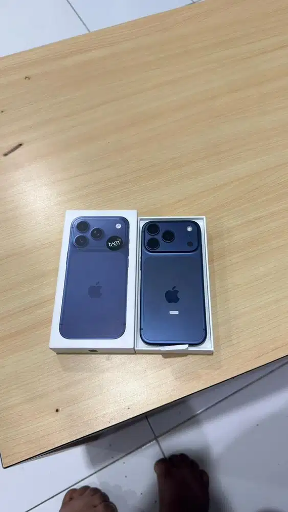 iPhone 17 Pro Deep Blue Ibox