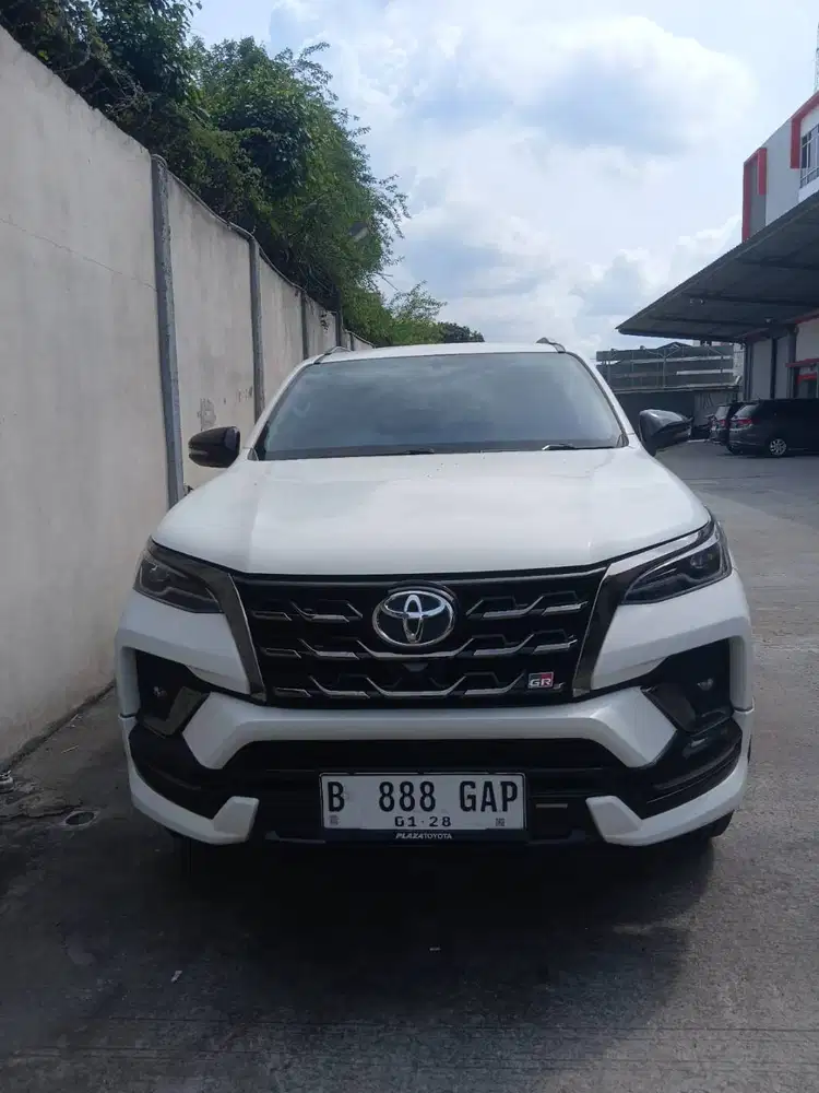 TOYOTA FORTUNER 2.8 VRZ 4x2 A/T