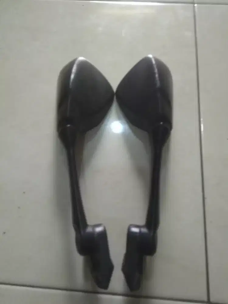 Sepasang Spion Copotan Orisinil Suzuki GSX 150 BEKASI UTARA
