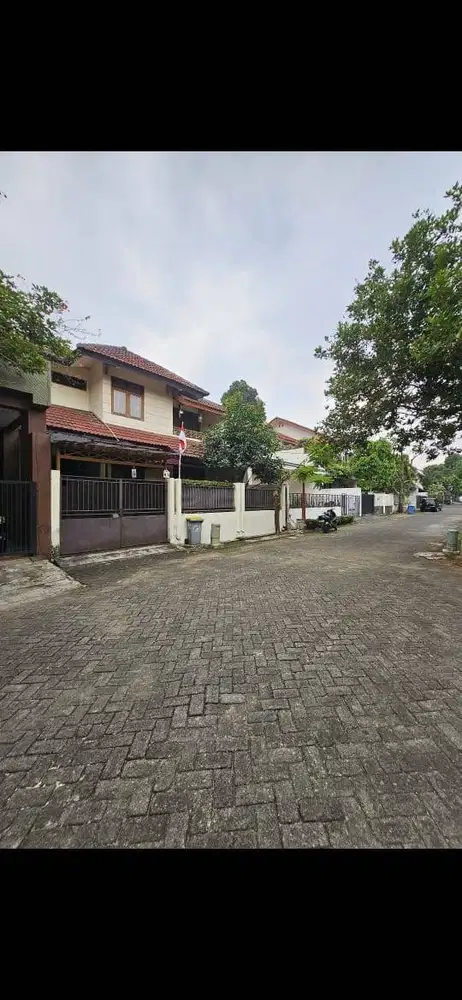 Dijual Rumah Strategis Dkt MRT Lebak Bulus di Ciputat Tangsel LH-17147