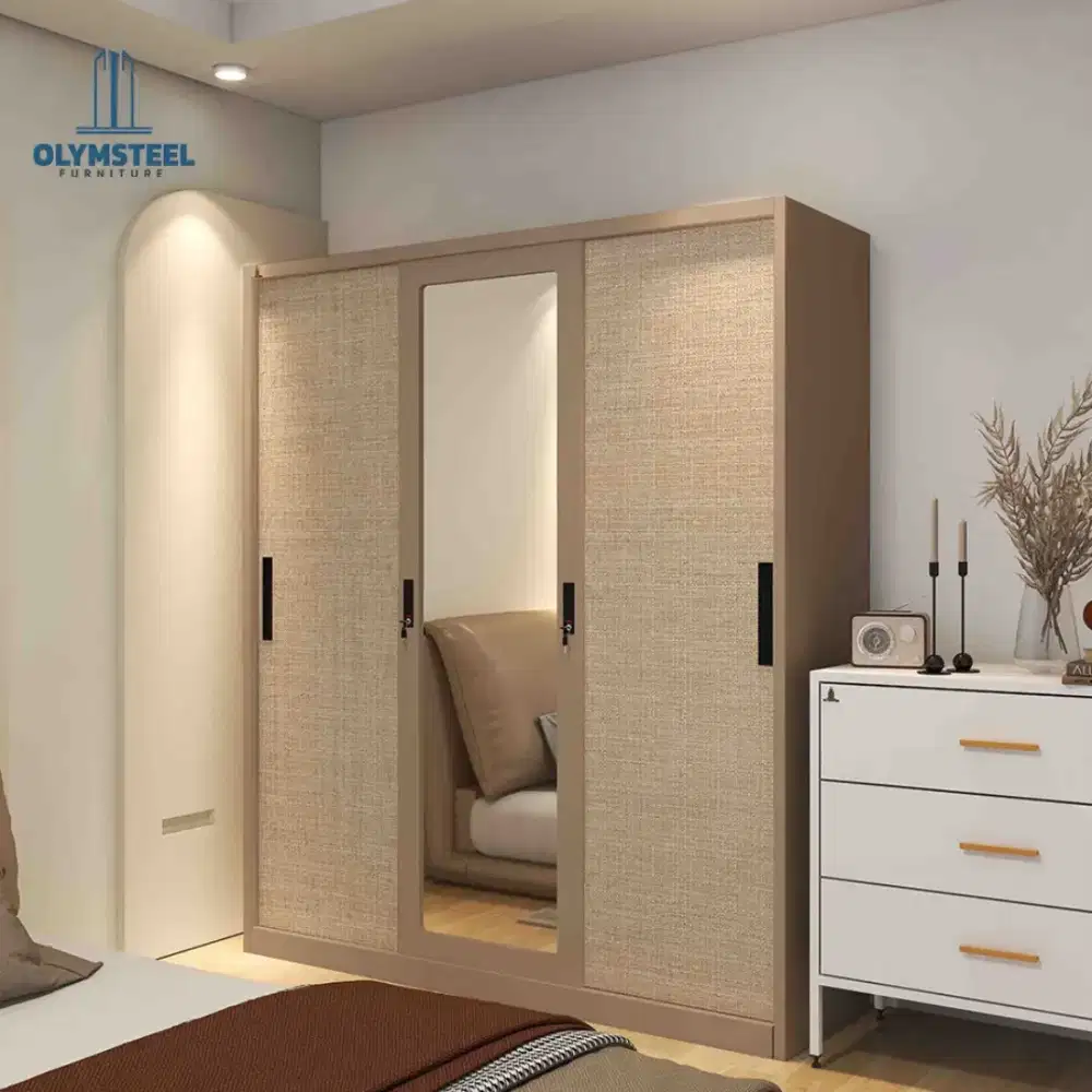 Lemari baju bahan besi plat 3 pintu merk OLYMSTEEL