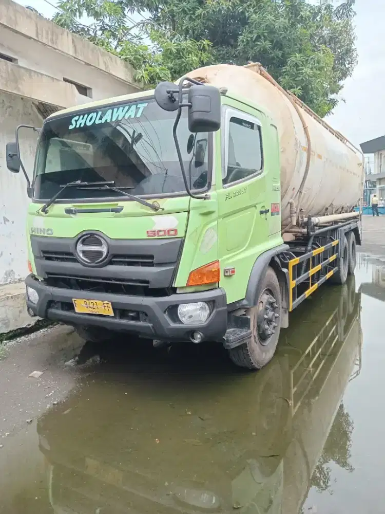 Hino FL260JT Tangki Hi Blow 2018