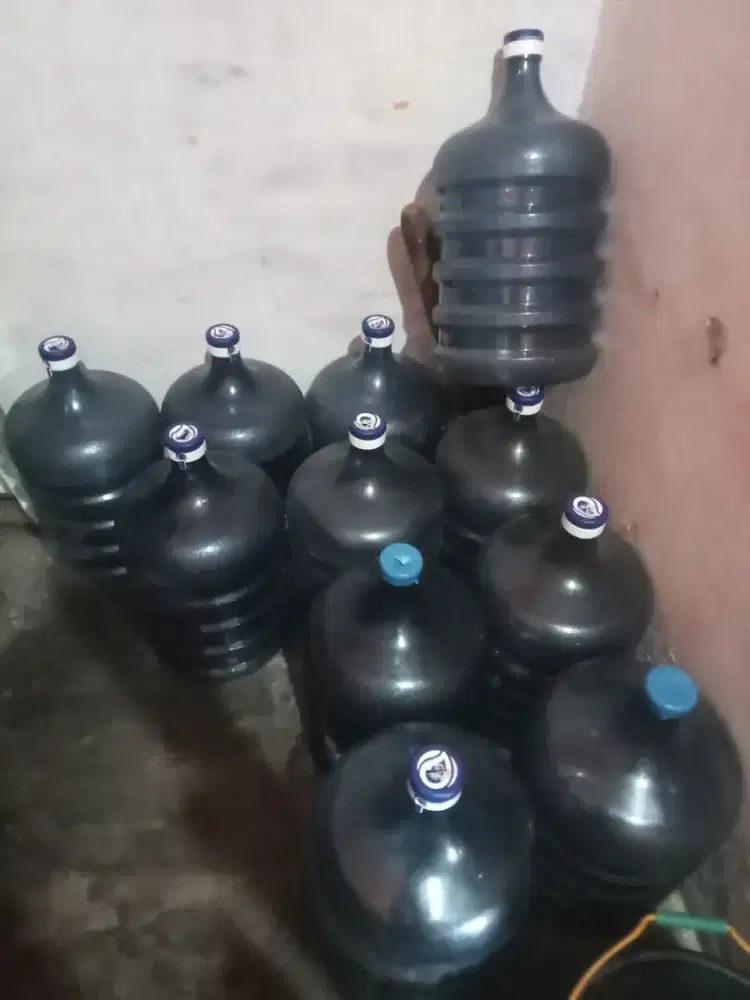 Galon air aqua bekas