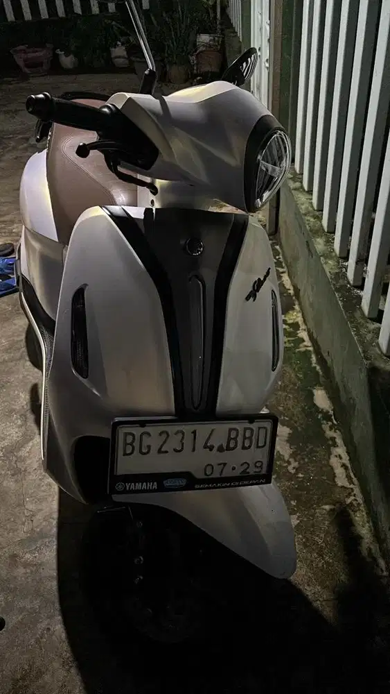 Motor filano hybrid lux putih