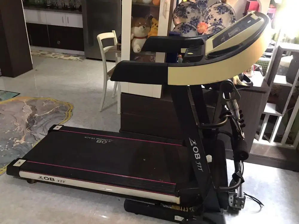 alat treadmil gym