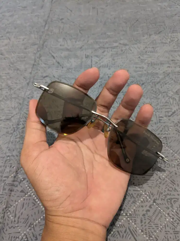 Kacamata hitam sunglasses united colors of benneton original