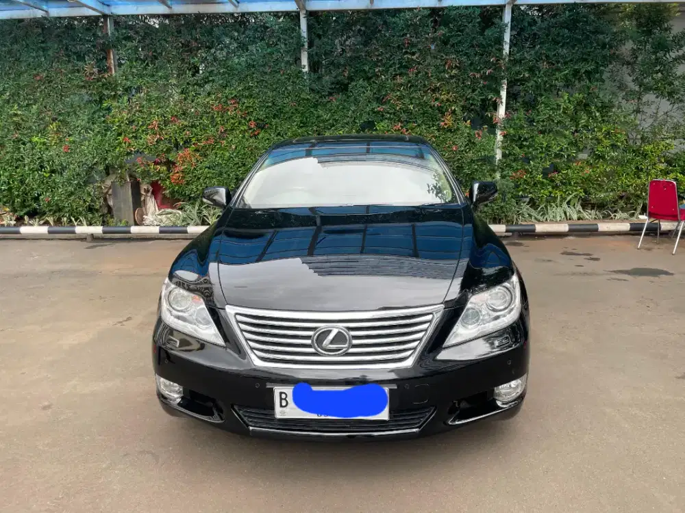 Dijual Lexus LS460L