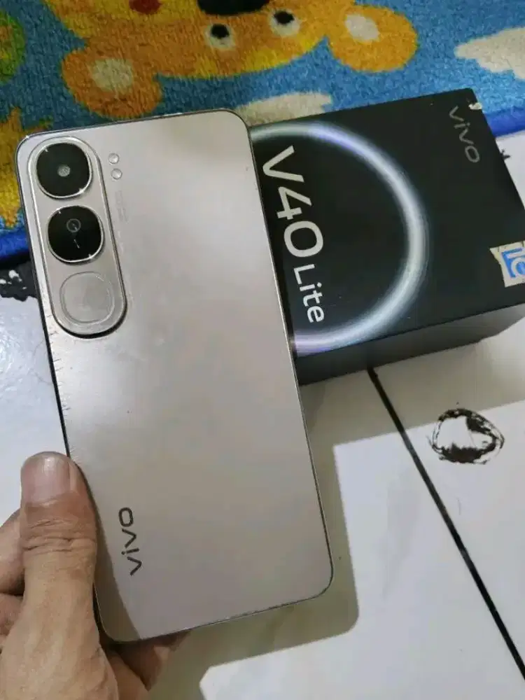 Vivo v40 lite ..Ram 8/128..Minus sidik jari aja of..HP MASIH PULSET