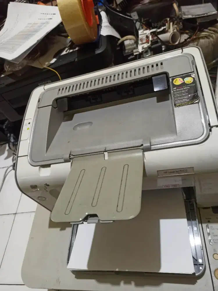 Hp LaserJet 1102 siap pake toner penuh assesoris kabel USB dan power