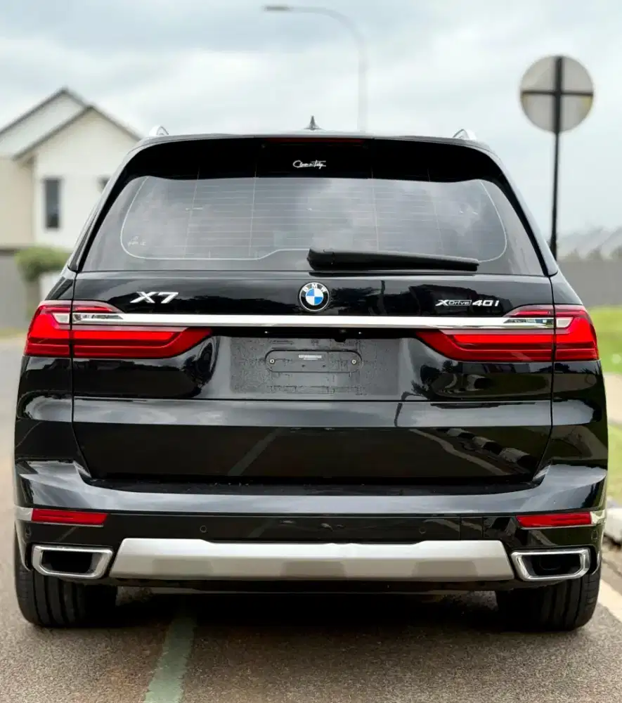 MURAH CASH. 7 SEATER BMW X7 G07 xDrive40i 2021 gls450 2020 gle450