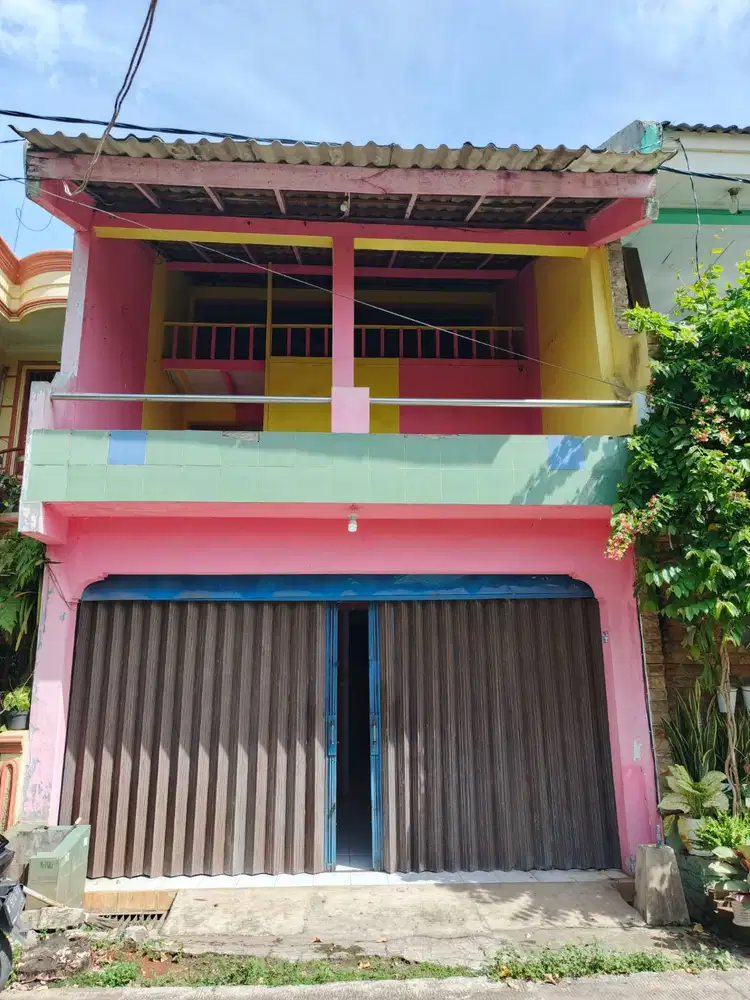 Rumah Kontrakan 2 Lantai Halaman Luas