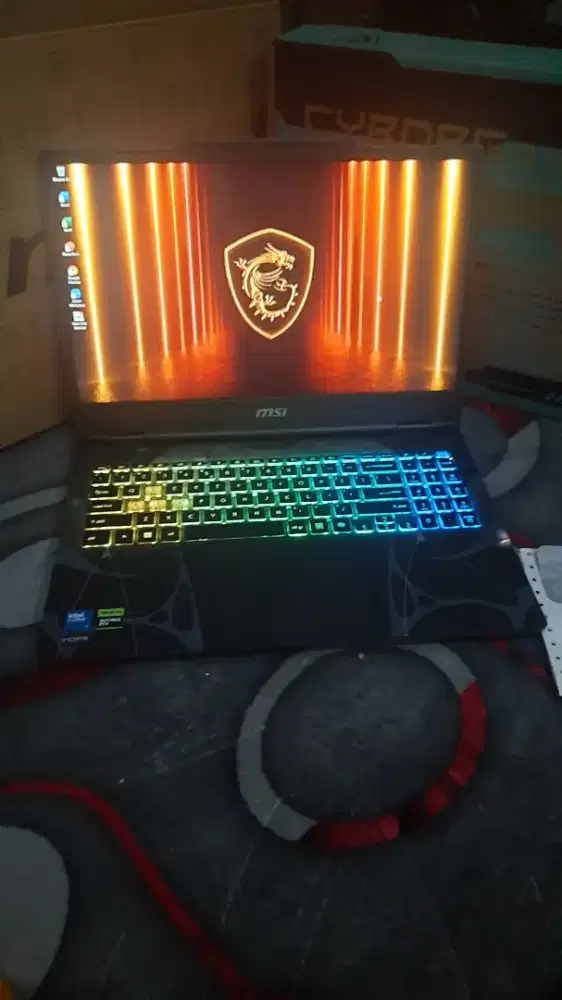 MSi CYBORG 15  CORE I7 240H, RTX 5060,16GB ,512GB,15,6FHD Full set