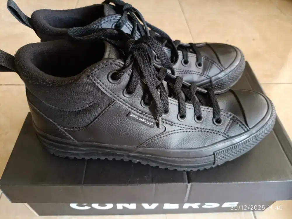 Sepatu Converse Uk. 42 Ori