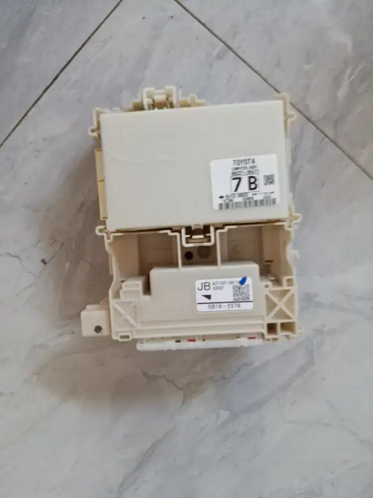 BCM box sekring inova rebond