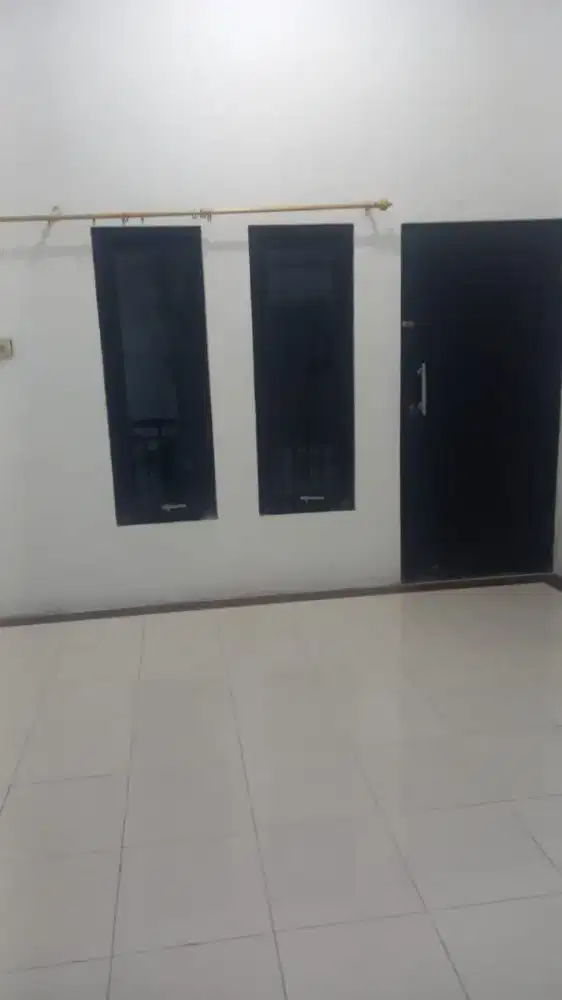 Rumah Minimalis disewakan Dekat Viva, Ubaya, Pabrik Tango,Indogrosir,