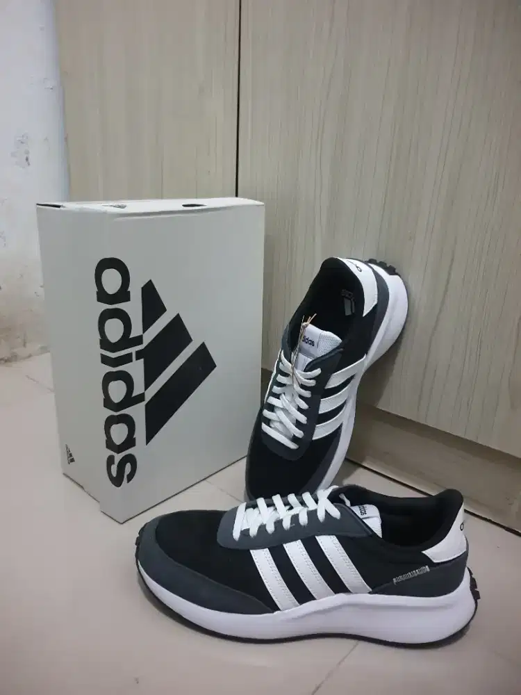 SEPATU ADIDAS RUN 70's ORIGINAL !!
