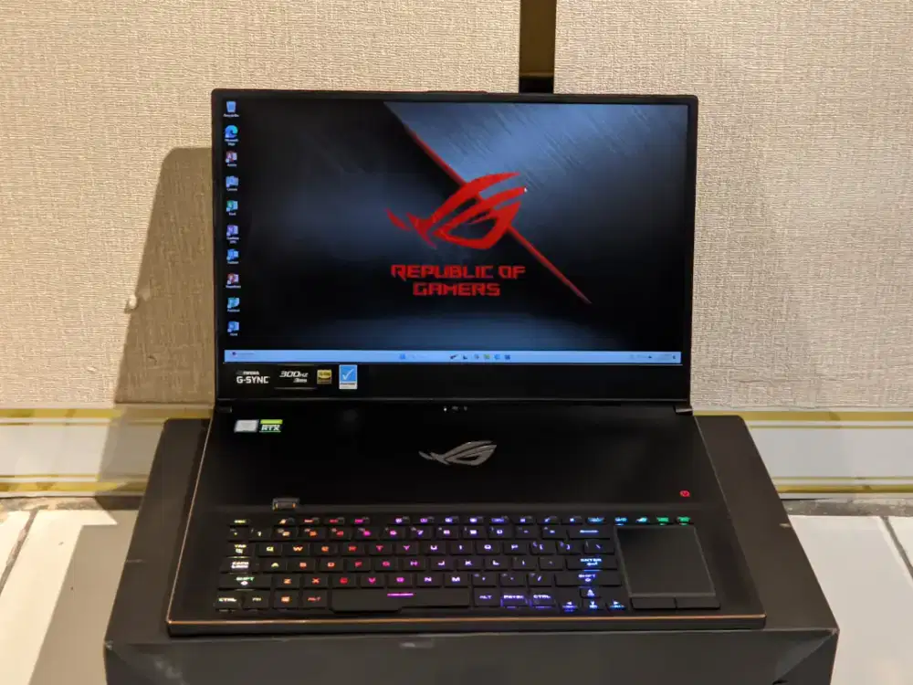 Asus Zephyrus S GX701GWR i7 9750H Ram 32 GB SSD 1 TB RTX 2070 8 GB