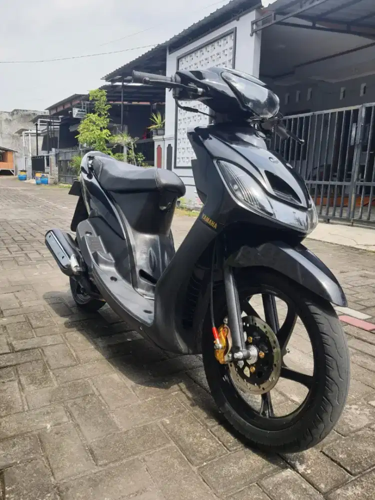 Mio Smile 2010 Hitam