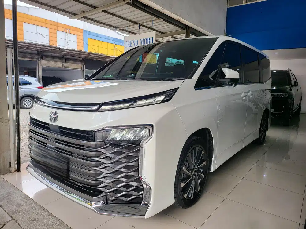 Antik Toyota Voxy 2.0 TSS AT Facelift NIK 2022