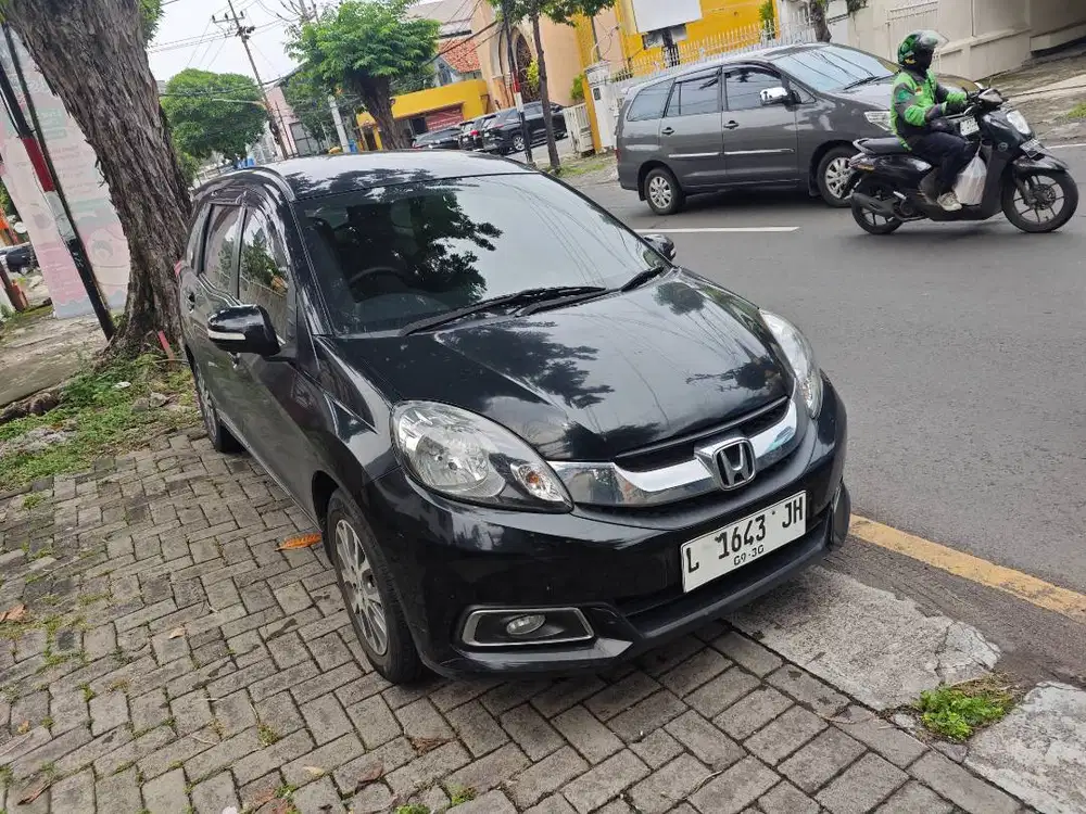 Honda Mobilio E CVT 1.5 Hitam
