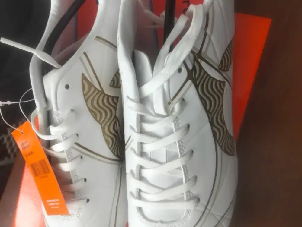 sepatu ortuseight zenith fg white gold