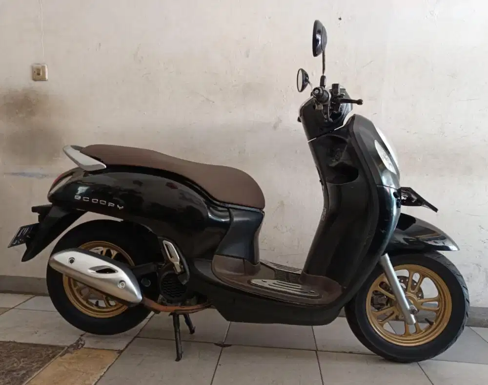 Di jual cepat scoopy new kyles 2021 siap pakai