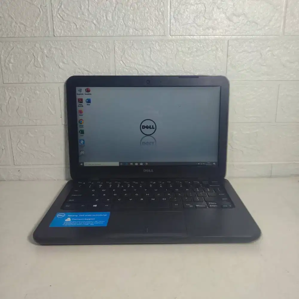 Notebook Grafis Dell 3180 AMD A9 RAM 4 SSD 128 R5 Graphic Mulus