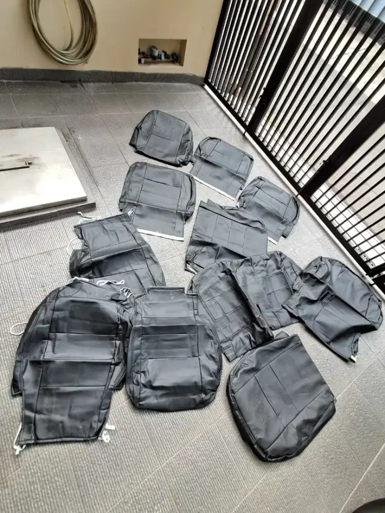 Cover sarung jok utk mobilio 2017 bahan oscar kondisi baru komplit