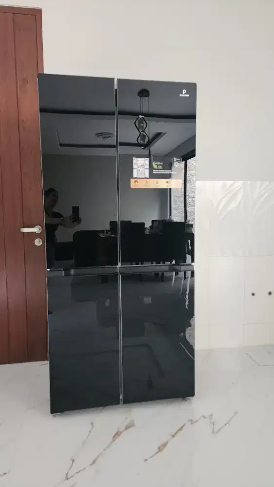 JUAL RUGI ! LEMARI ES 4 PINTU POLYTRON