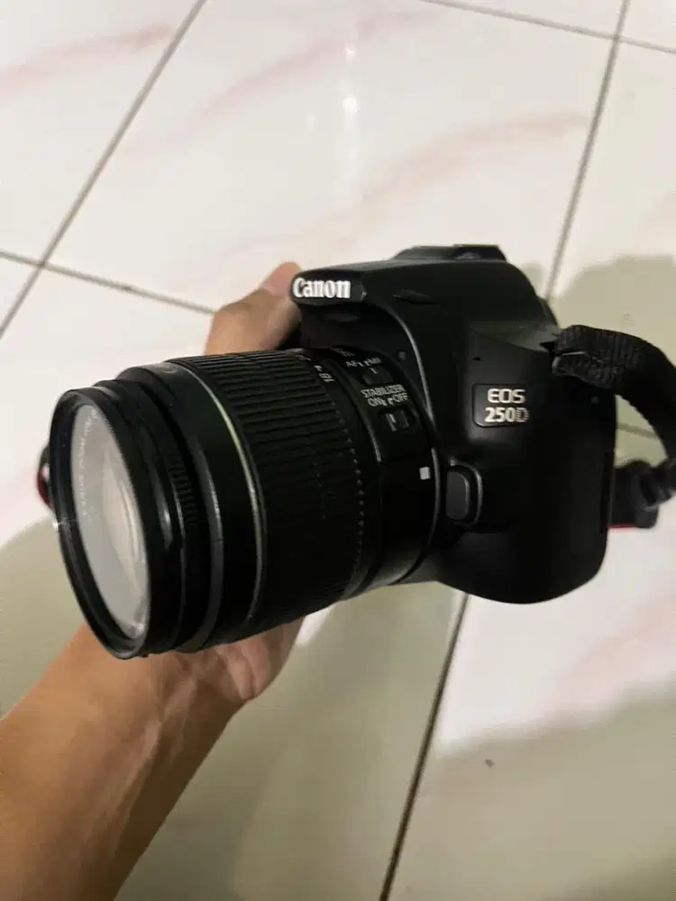 Canon EOS 250D kit + lensa tele