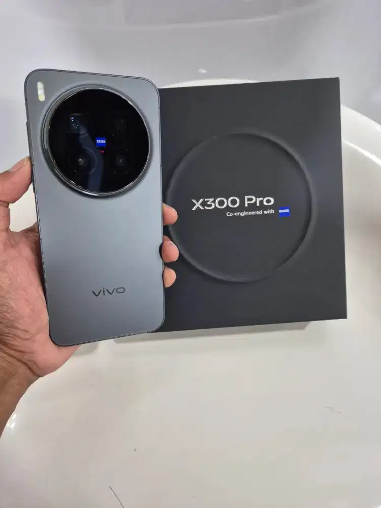 Vivo X300 Pro 16/512gb black like new
