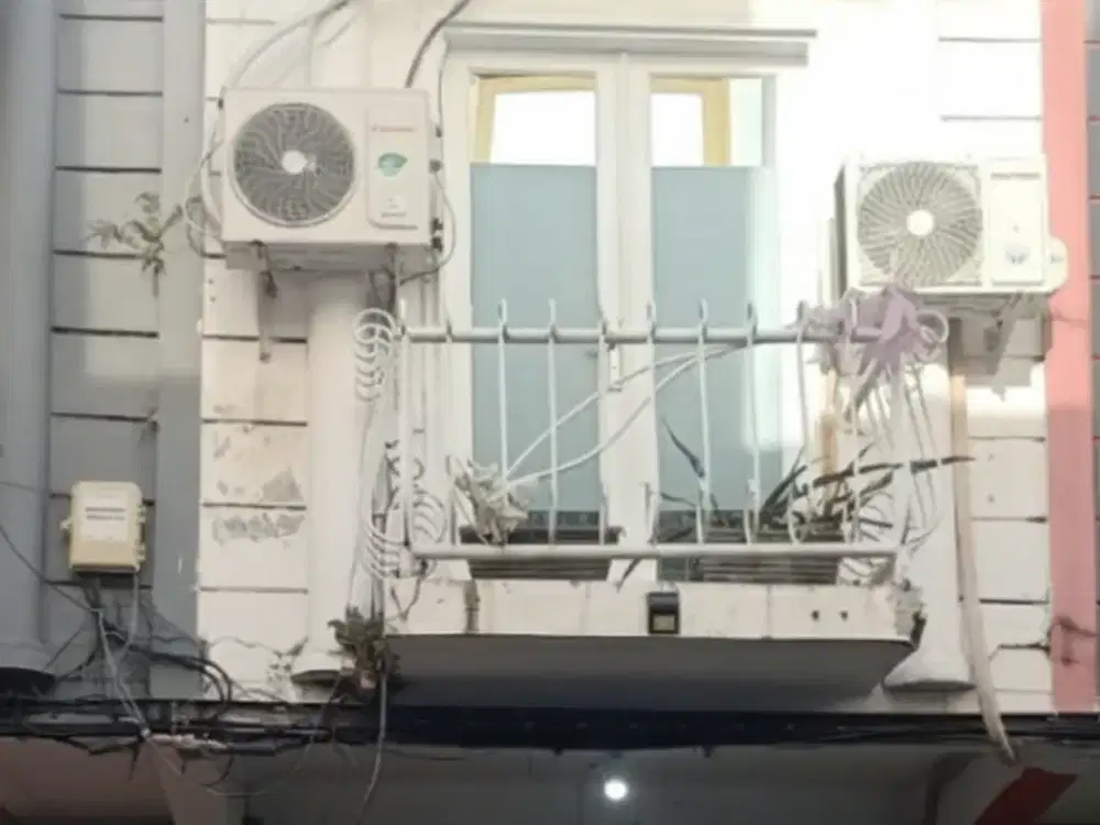 (Under 1M) DIJUAL RUKO KLAMPIS 2,5 LANTAI SIAP HUNI DAN STRATEGIS